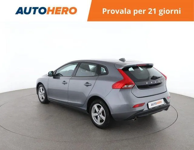 VOLVO V40 D3 Kinetic Image 4