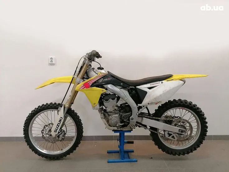 Suzuki RM-Z Image 3